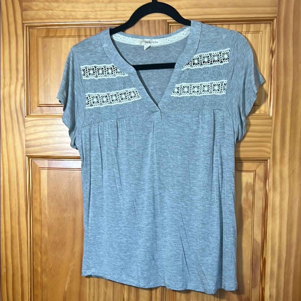 Rewind Heathered Gray Top with Lace Detail [Size Medium]